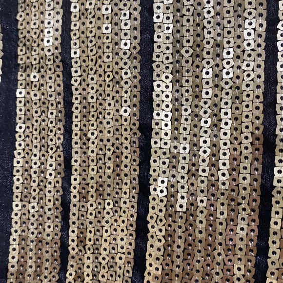 Bebe women’s size XS sequined cold shoulder blouse top - Picture 4 of 6